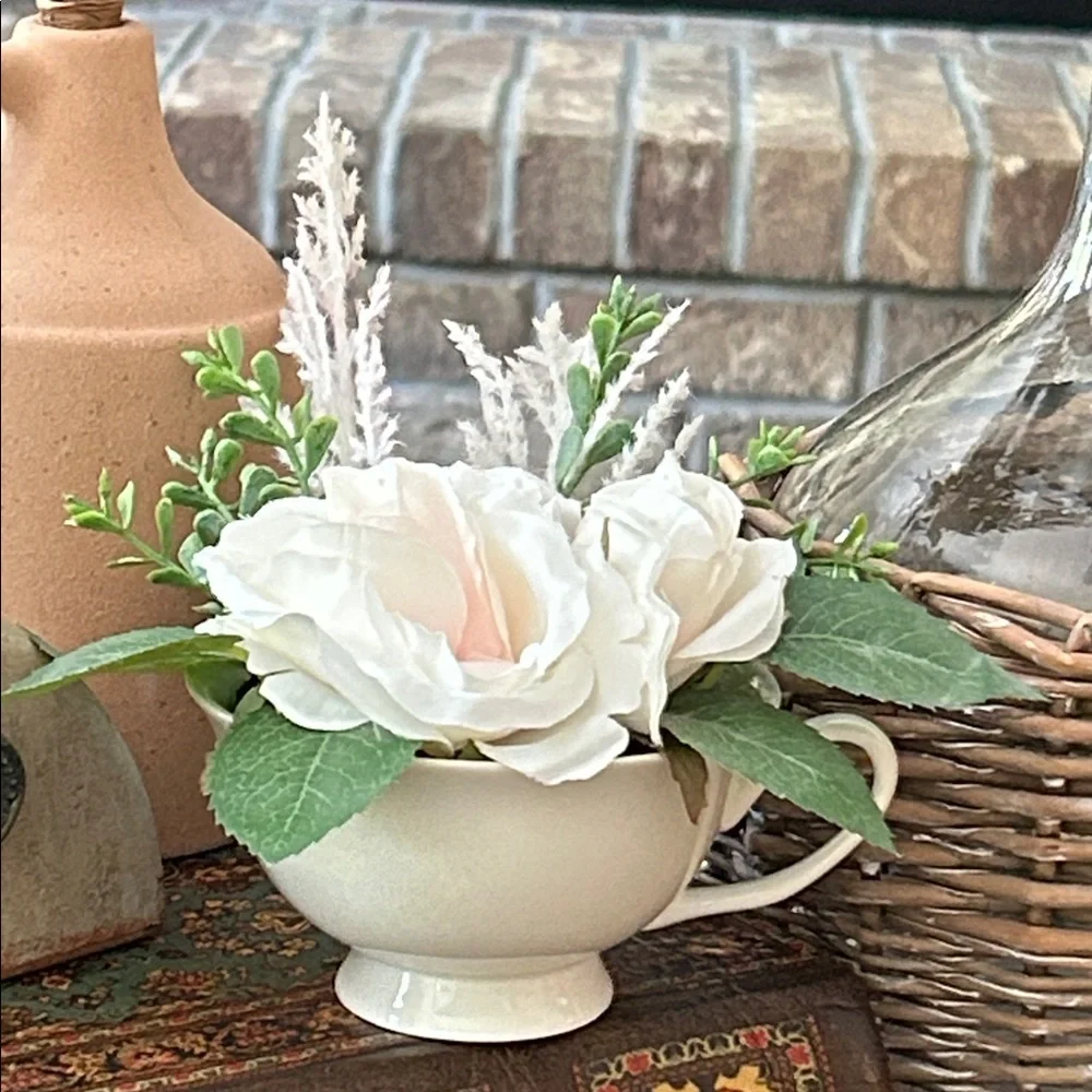 NEW! Shabby Chic Creamy White Porcelain Tea Cup & Roses Centerpiece